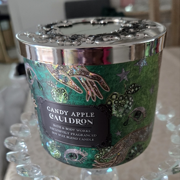 Candy Apple Cauldron Bath & Body Candle - Picture 11 of 14